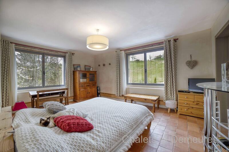 Châlet - 341 m² - 10 pièces