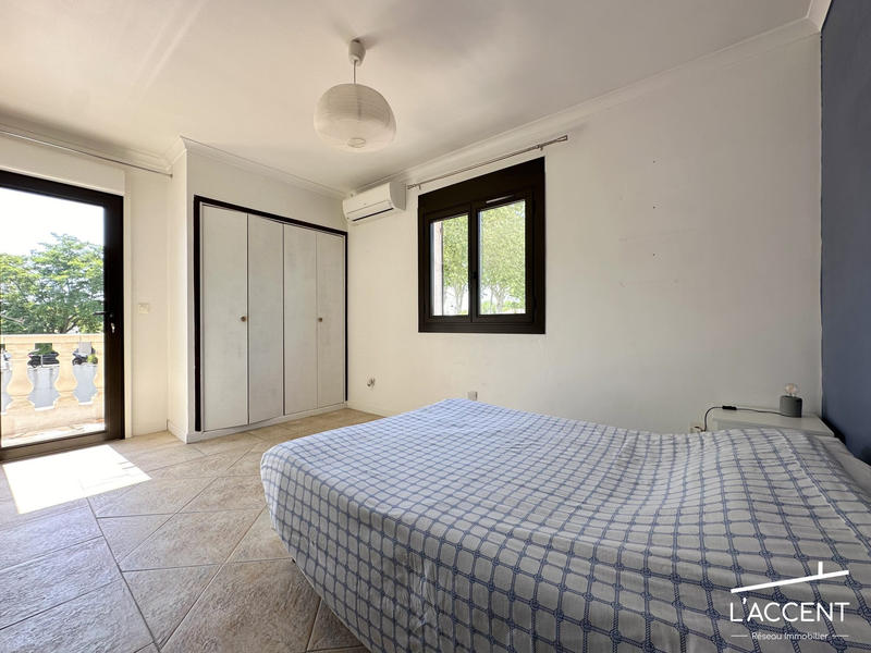 Maison - 370 m² - 7 pièces