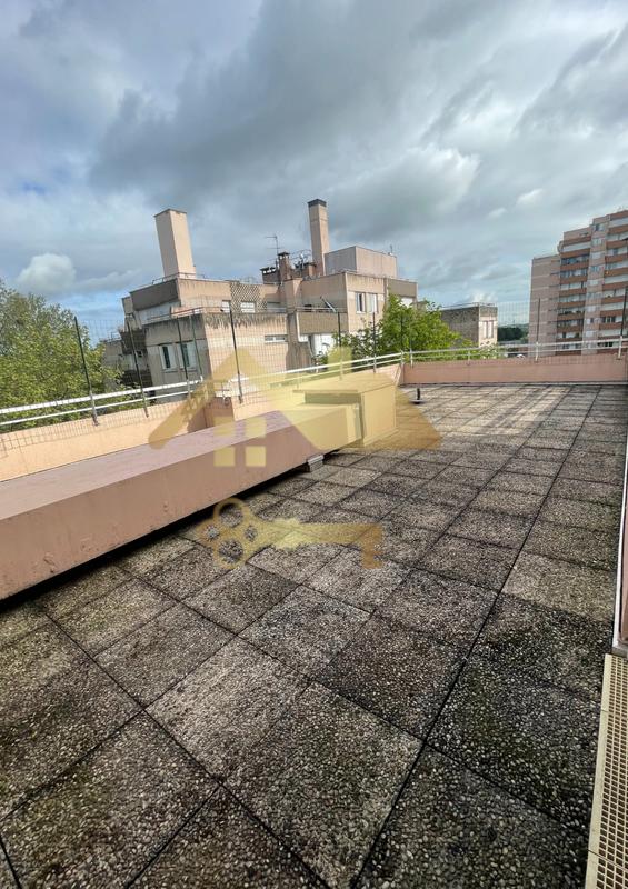 Appartement - 80 m² - 4 pièces