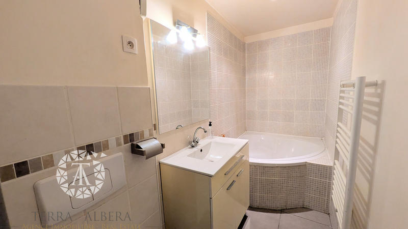 Maison - 84 m² - 6 pièces