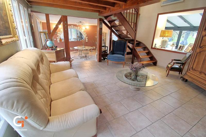Maison - 189 m² - 6 pièces