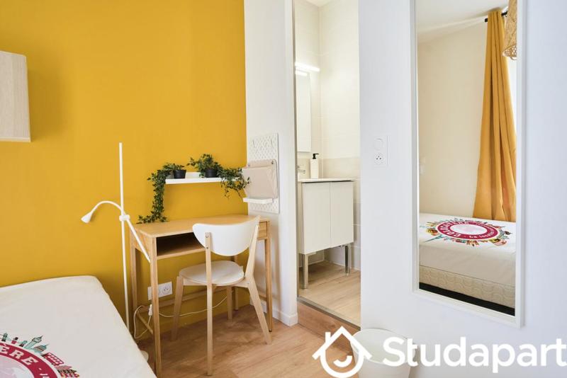 Chambre - 10 m² - 1 pièce