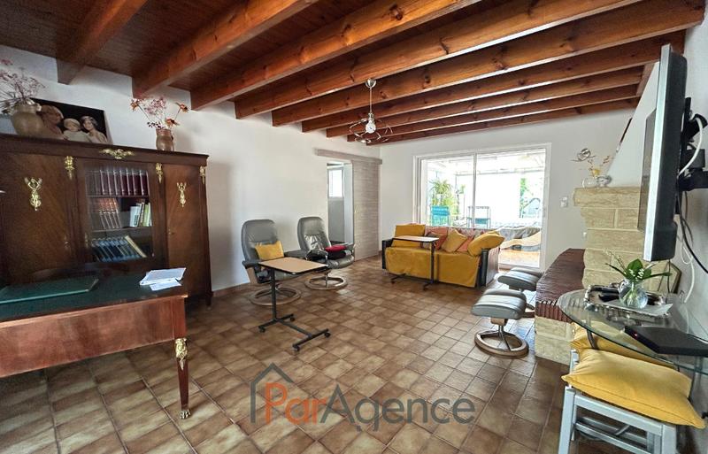 Maison - 247 m² - 9 pièces