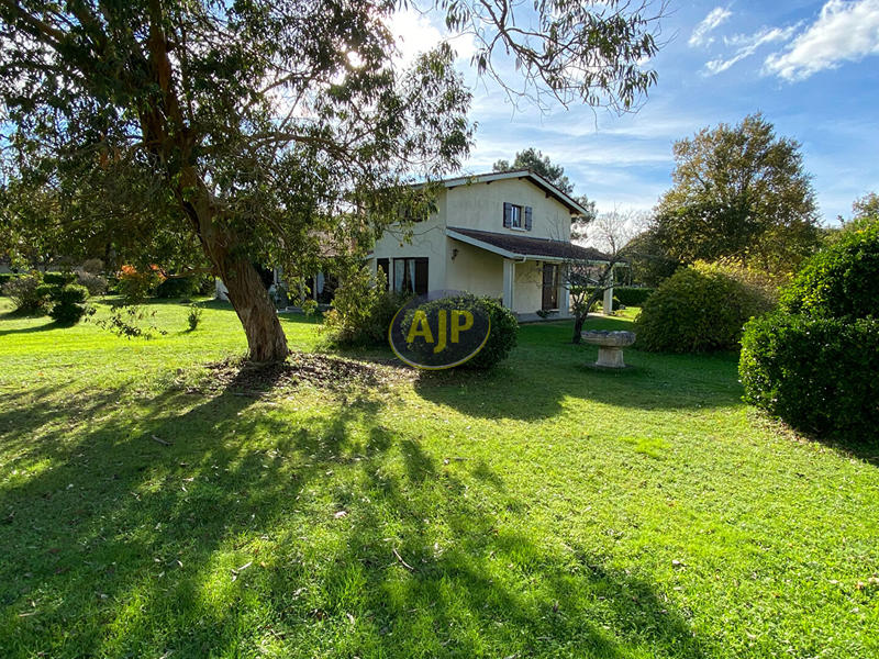 Maison - 139 m² - 7 pièces