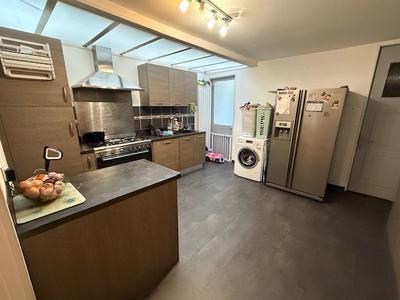 Maison - 98 m² - 5 pièces