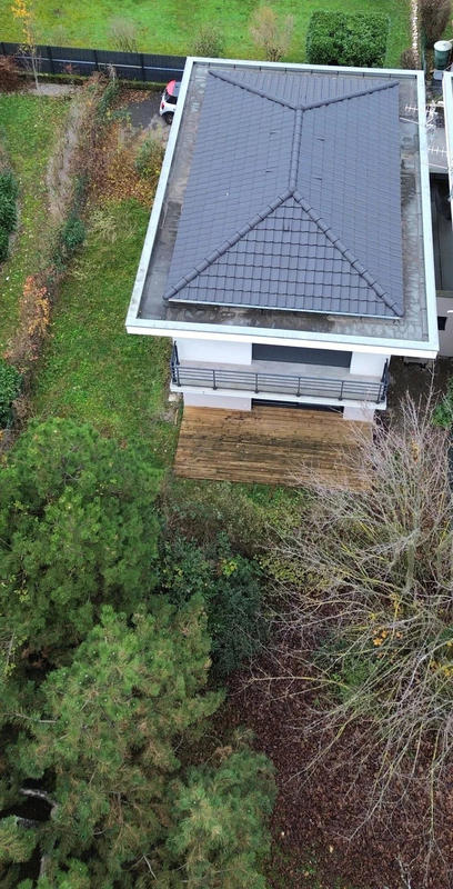 Maison - 96 m² - 4 pièces