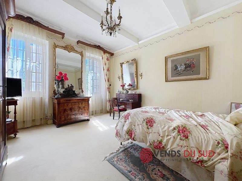 Viager - Demeure - 223 m² - 6 pièces
