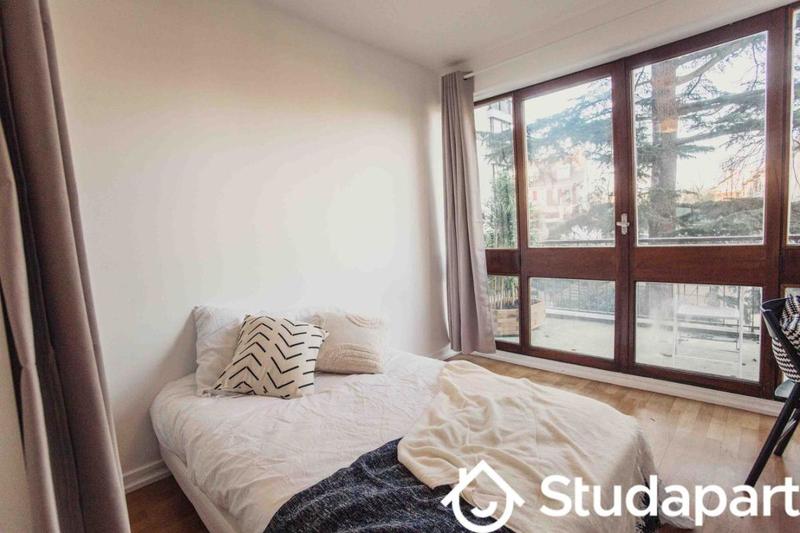 Chambre - 12 m² - 1 pièce