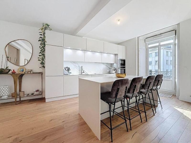 Appartement - 150 m² - 5 pièces