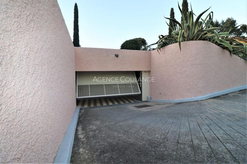 Parking / Garage - 13 m²