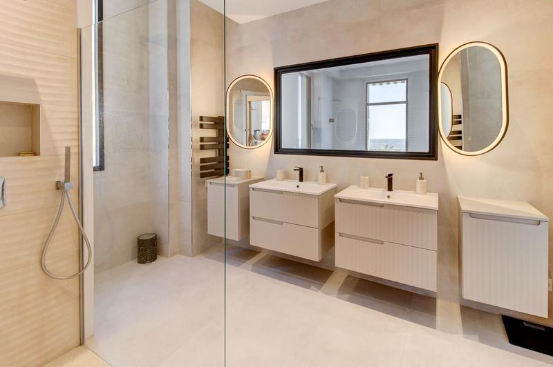 Appartement - 192 m² - 5 pièces