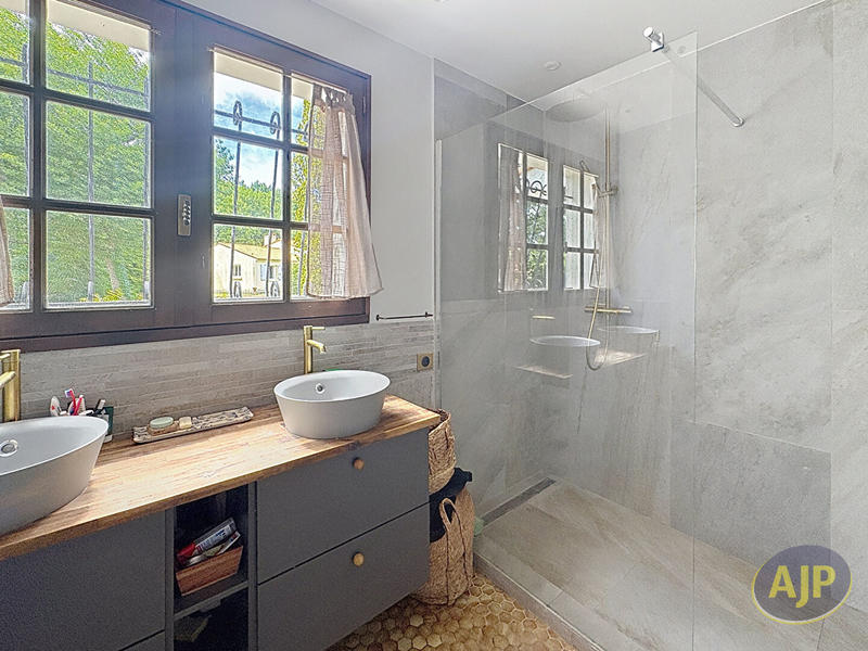 Maison - 141 m² - 6 pièces