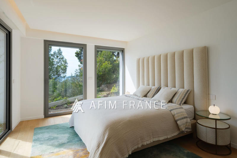 Maison - 400 m² - 8 pièces