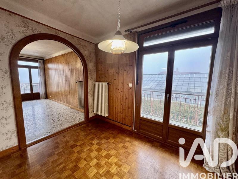 Maison - 210 m² - 10 pièces