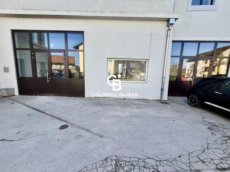 Local commercial - 250 m² - 4 pièces