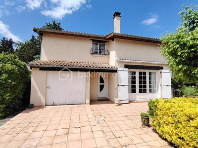 Maison traditionnelle - 100 m² - 5 pièces