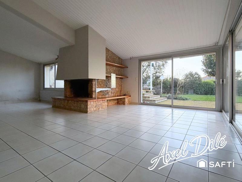 Maison - 214 m² - 8 pièces