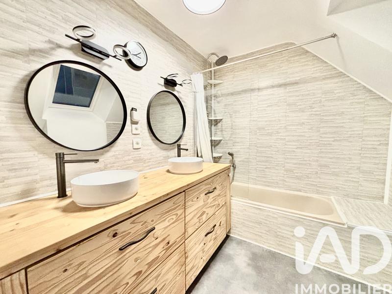 Maison - 200 m² - 7 pièces