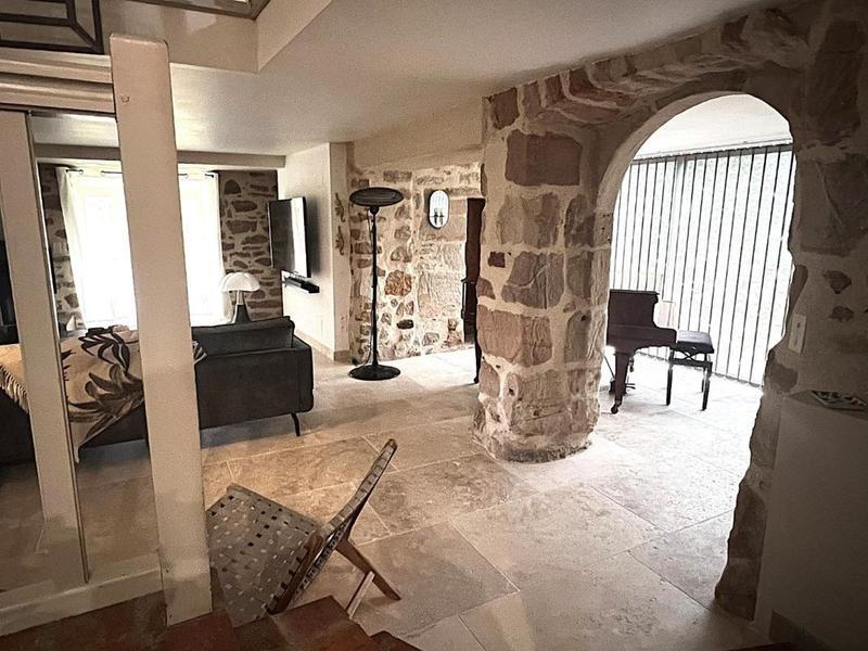 Maison en pierre - 147 m² - 7 pièces