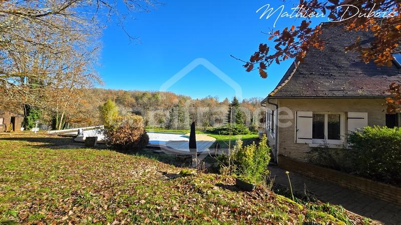 Maison - 204 m² - 7 pièces