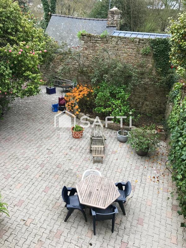 Maison - 234 m² - 6 pièces