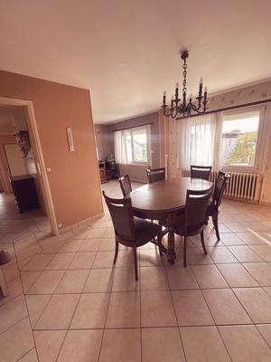 Maison - 90 m² - 6 pièces