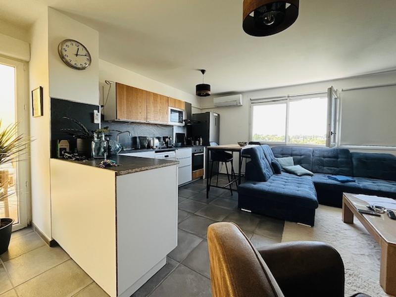 Appartement - 99 m² - 4 pièces