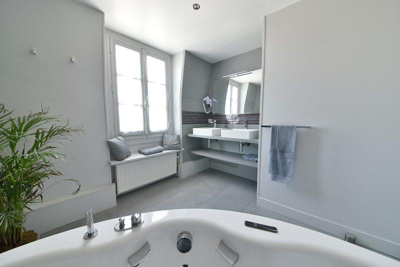 Maison - 230 m² - 7 pièces