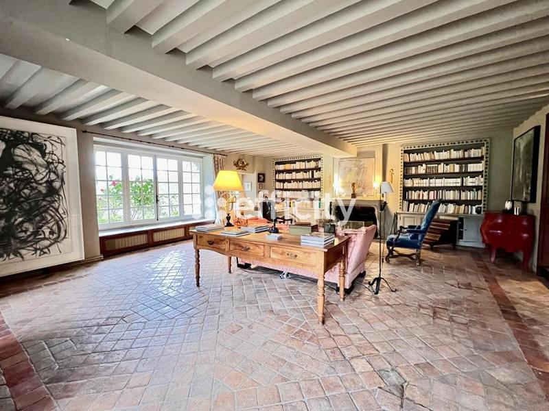 Maison - 447 m² - 12 pièces