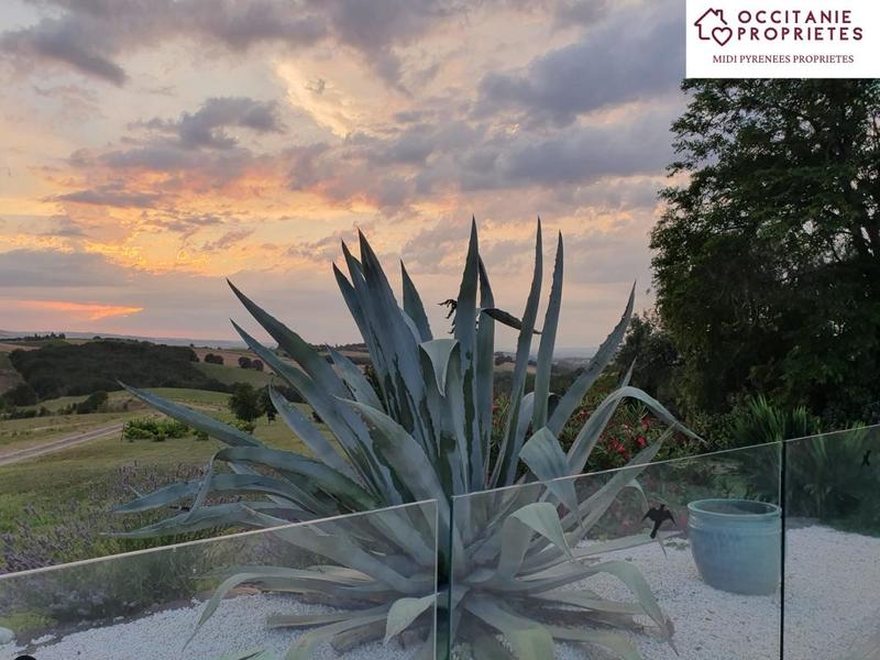 Propriété - 575 m² - 30 pièces