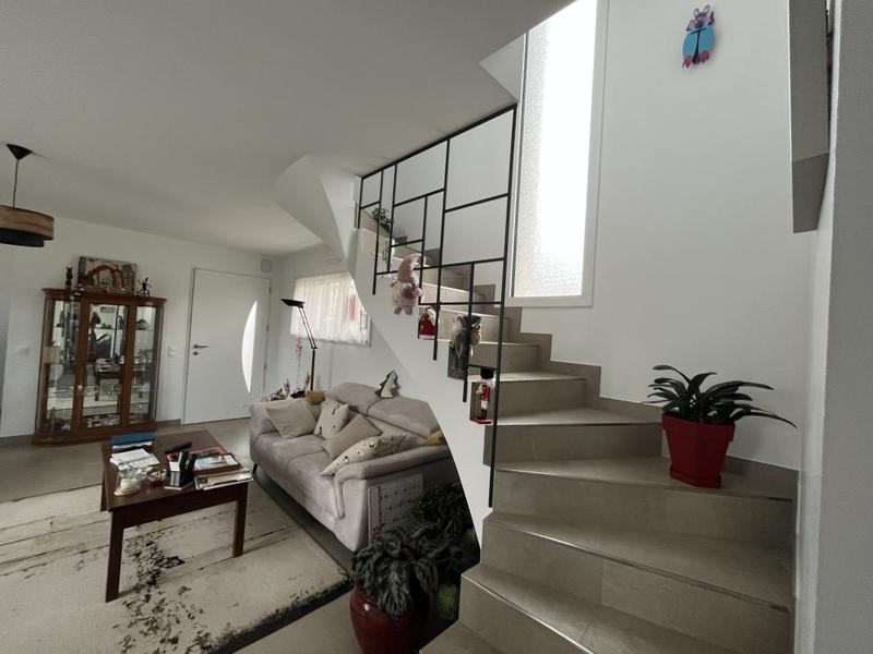 Maison - 108 m² - 5 pièces