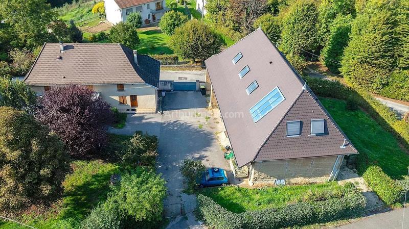 Maison - 275 m² - 12 pièces