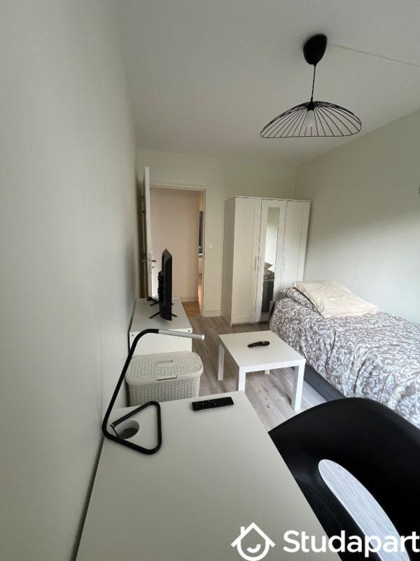 Chambre - 11 m² - 1 pièce