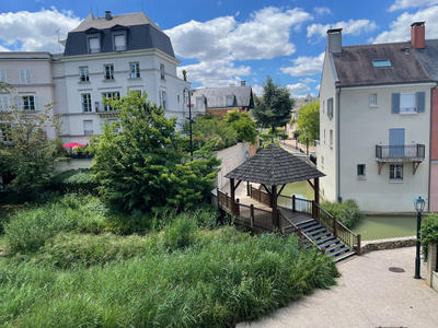 Appartement - 90 m² - 4 pièces