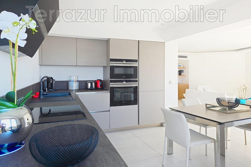 Appartement - 77 m² - 3 pièces