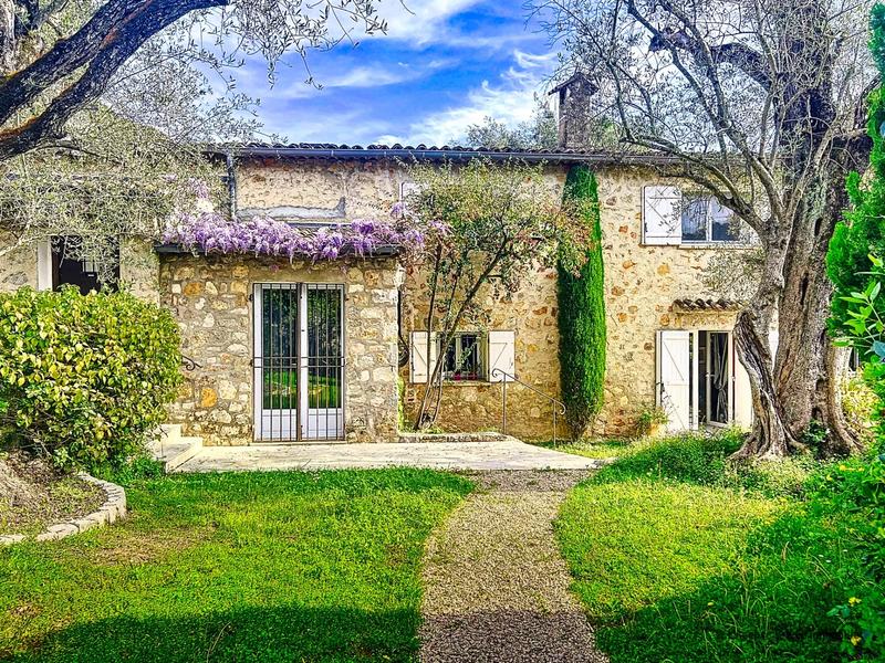 Maison - 210 m² - 8 pièces