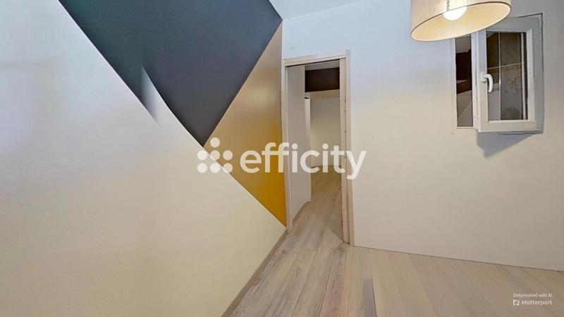 Maison - 245 m² - 10 pièces