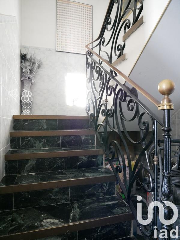 Maison - 220 m² - 9 pièces