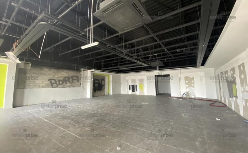 Local commercial - 256 m²