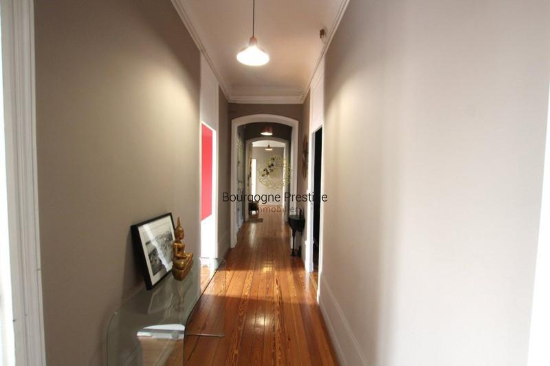 Appartement - 177 m² - 6 pièces