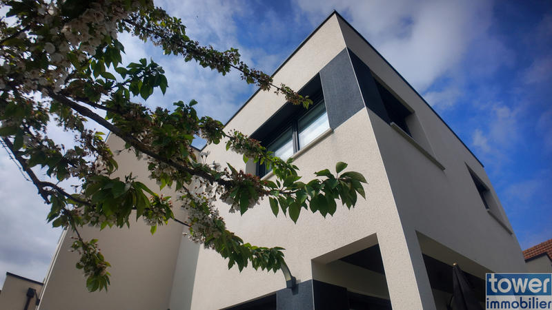 Maison - 203 m² - 7 pièces