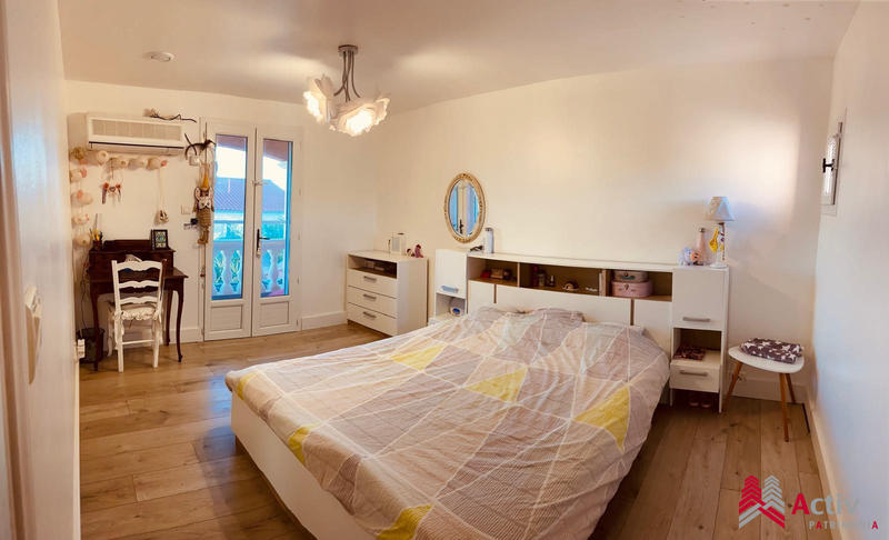 Villa - 180 m² - 6 pièces