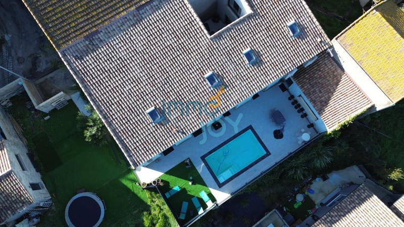 Maison - 257 m² - 10 pièces