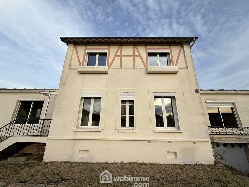 Maison - 163 m² - 6 pièces