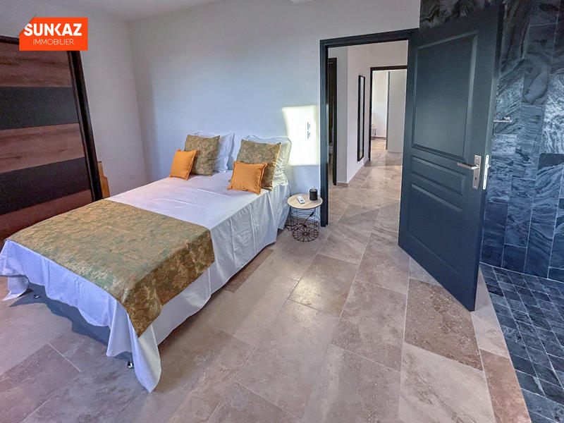 Appartement - 120 m² - 5 pièces