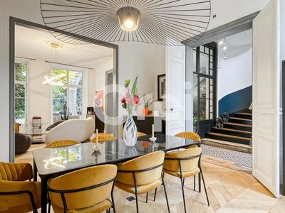 Propriété - 300 m² - 5 pièces