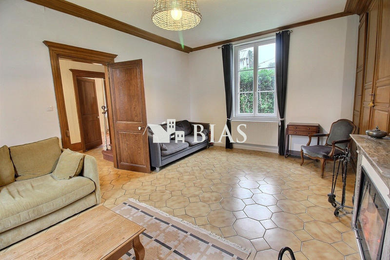 Maison - 170 m² - 9 pièces