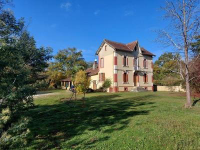 Propriété - 500 m² - 14 pièces