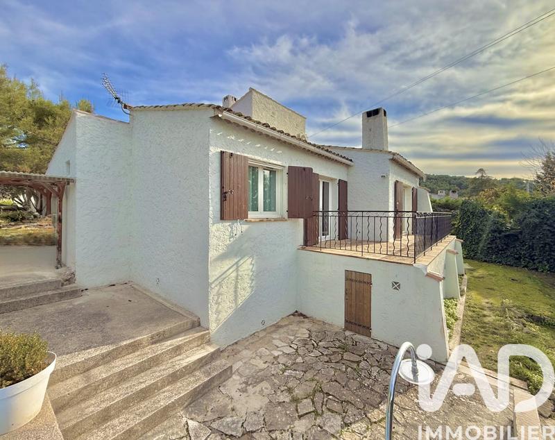 Maison - 94 m² - 5 pièces