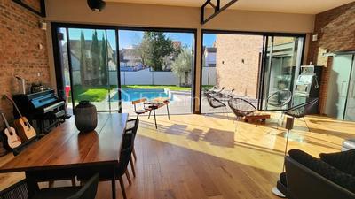 Loft - 494 m² - 10 pièces